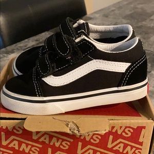Vans - Black & Velcro